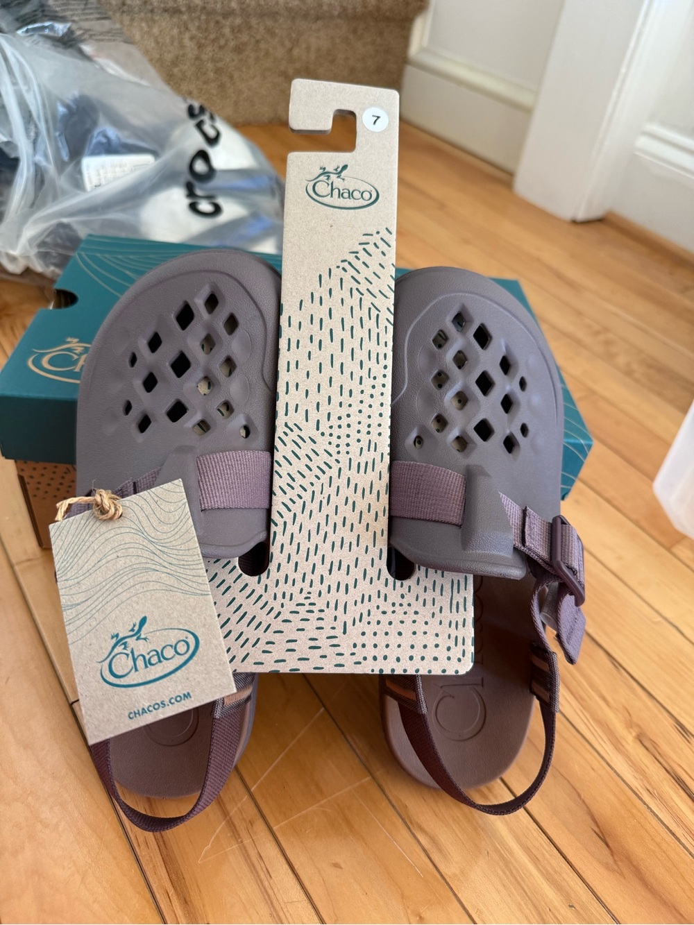 New In Box Chaco Chillos Clogs Purple Women’s 7